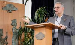 ۸ قدم مانده به ۱۰۰ سال قدمت دبیرستان ماندگار فیر...